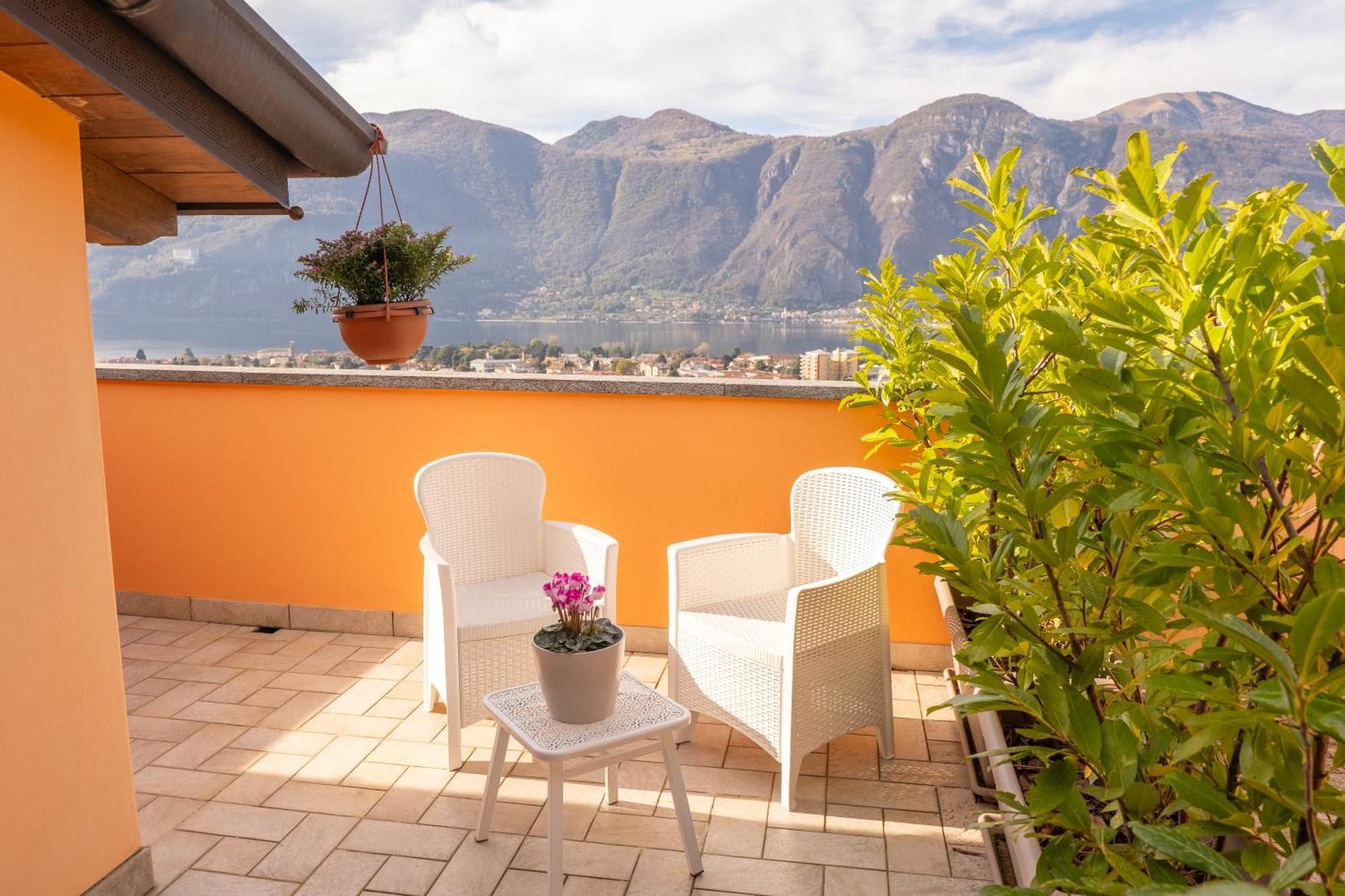 Larius Apartment - Como Lake View Mandello del Lario Esterno foto