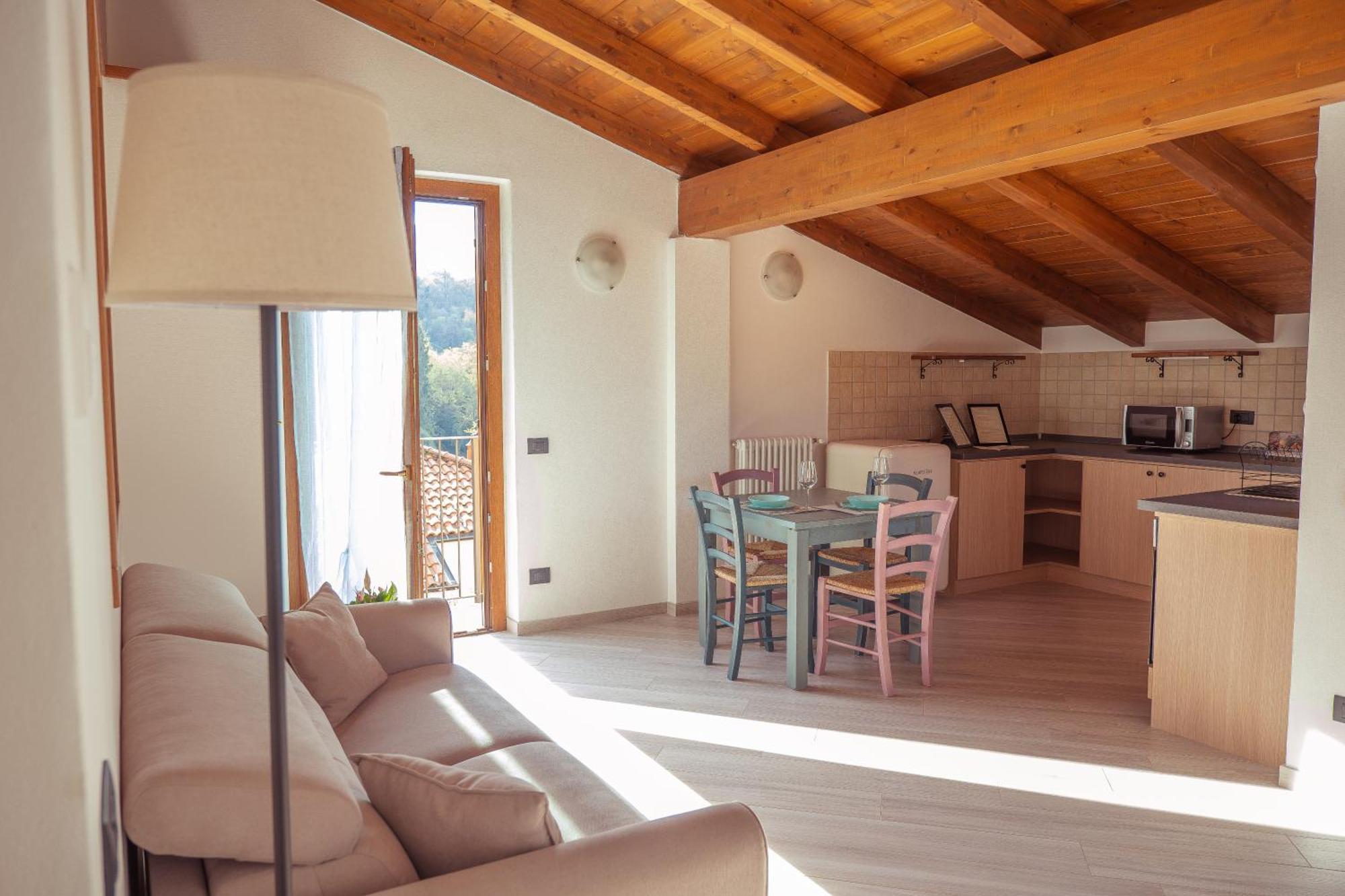 Larius Apartment - Como Lake View Mandello del Lario Esterno foto